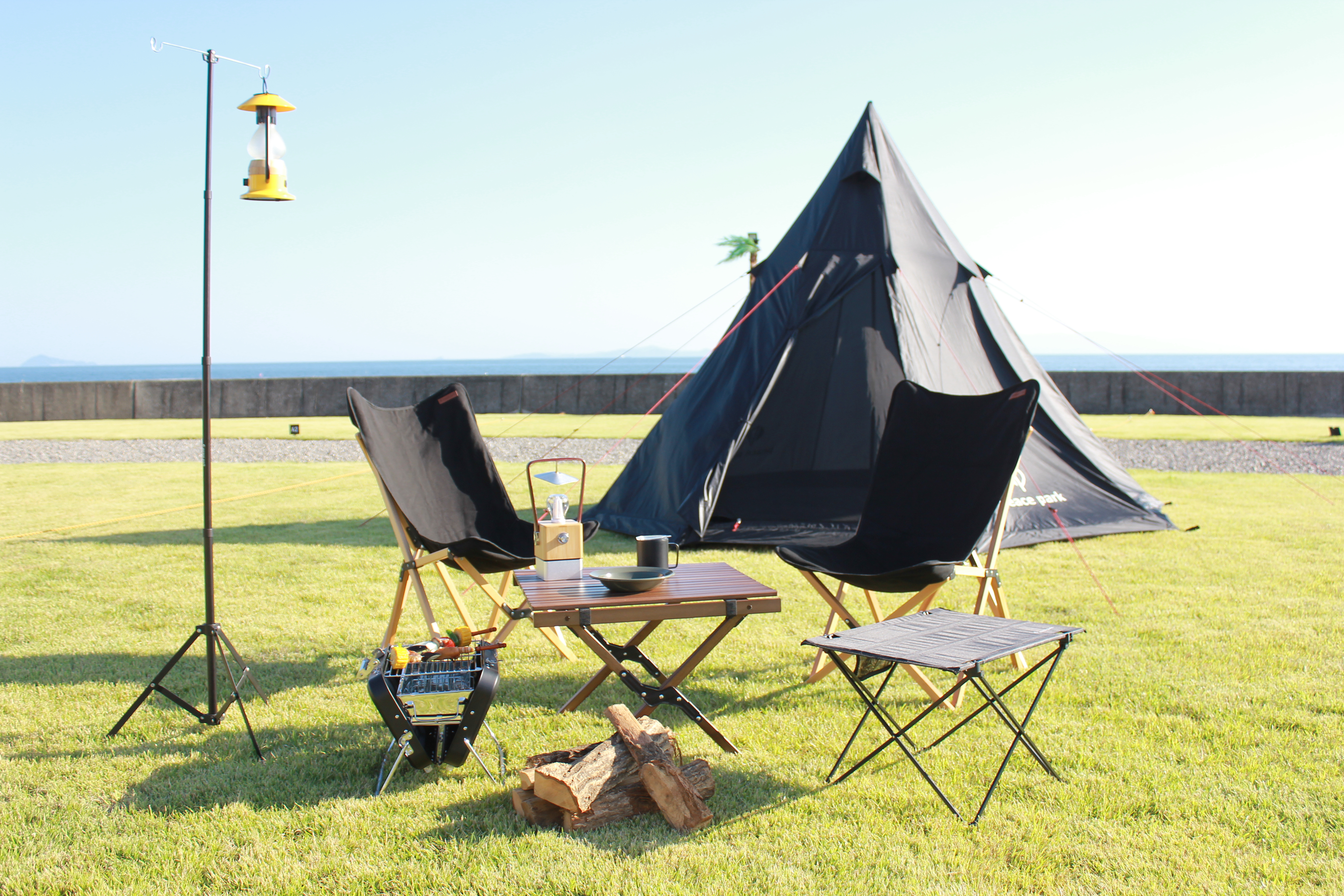 FOLDING WOOD TABLE SMALL