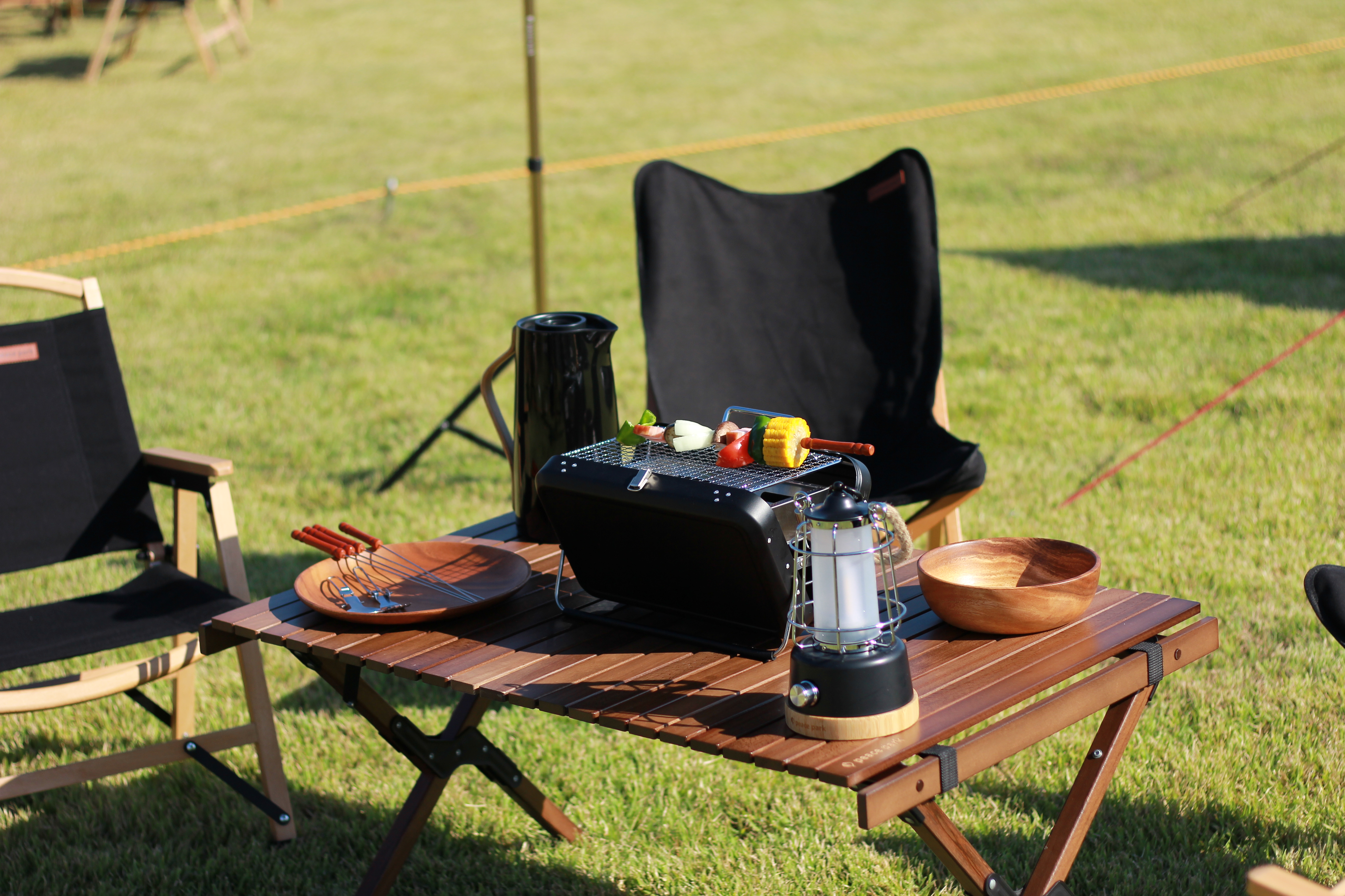 FOLDING WOOD TABLE MEDIUM