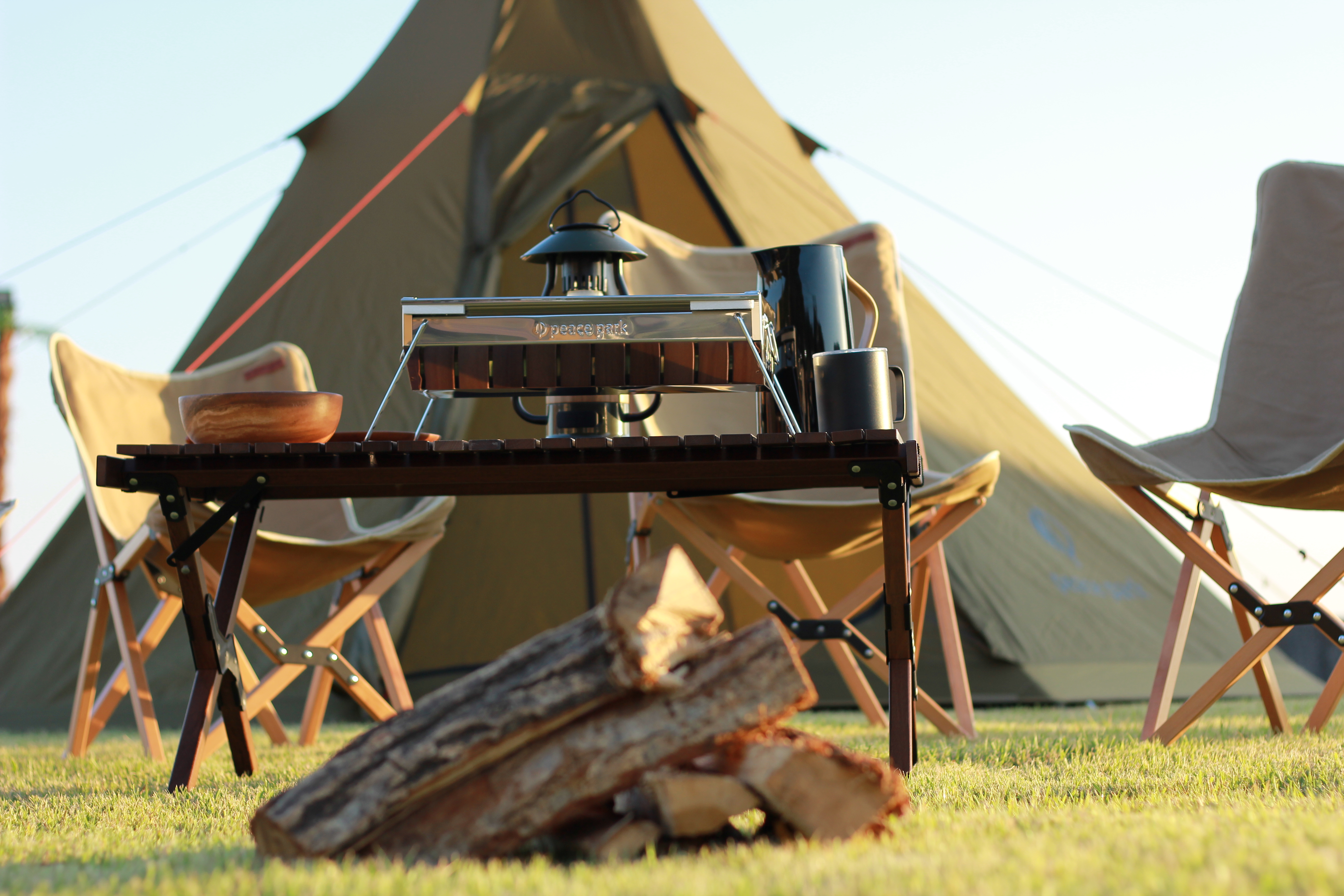 FOLDING WOOD TABLE MEDIUM